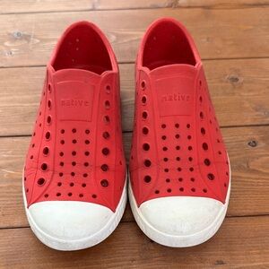 Native Kids Red Shoes - C11